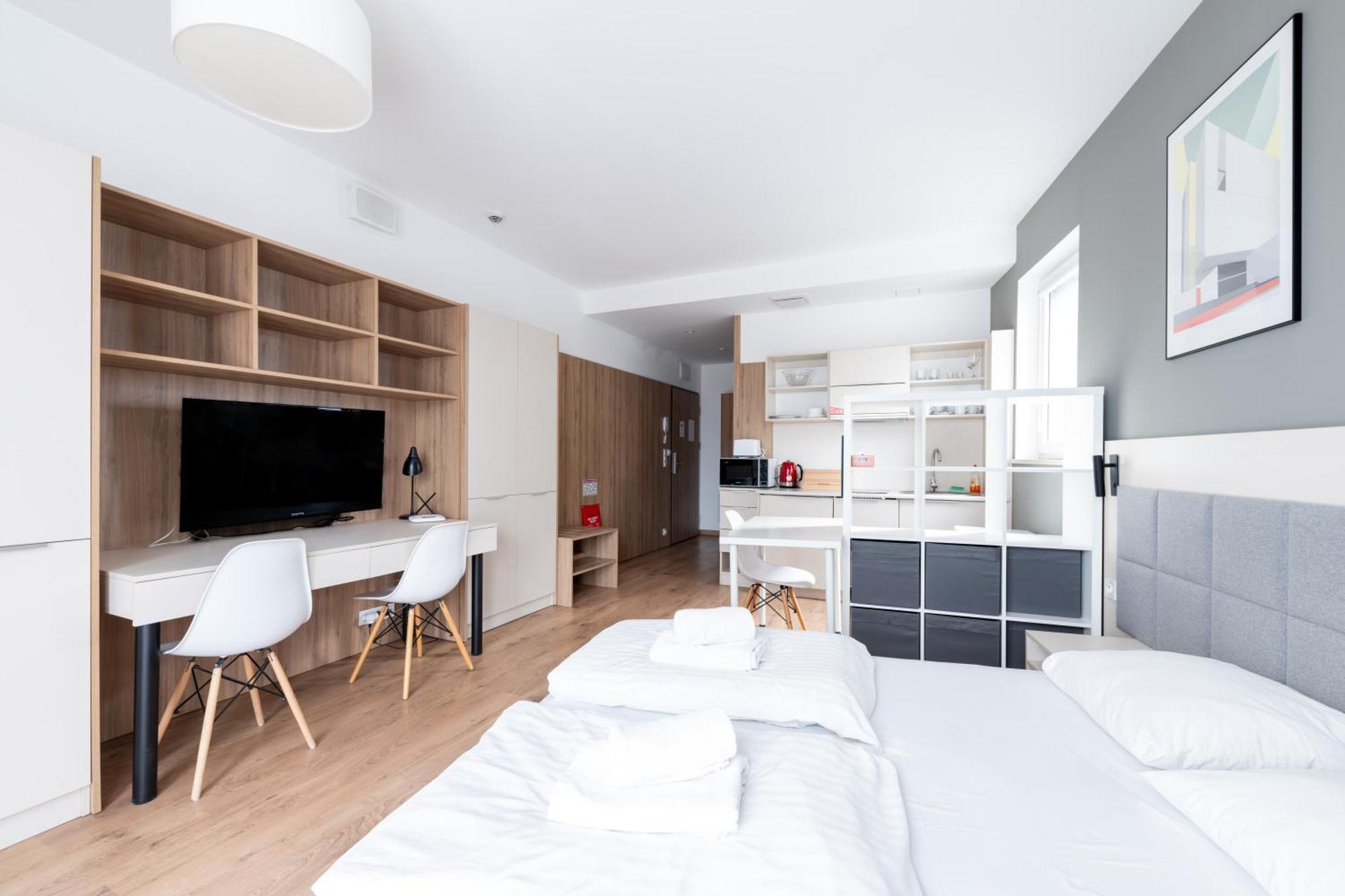 Rentplanet - Apartamenty Wolska Warsaw Exterior photo