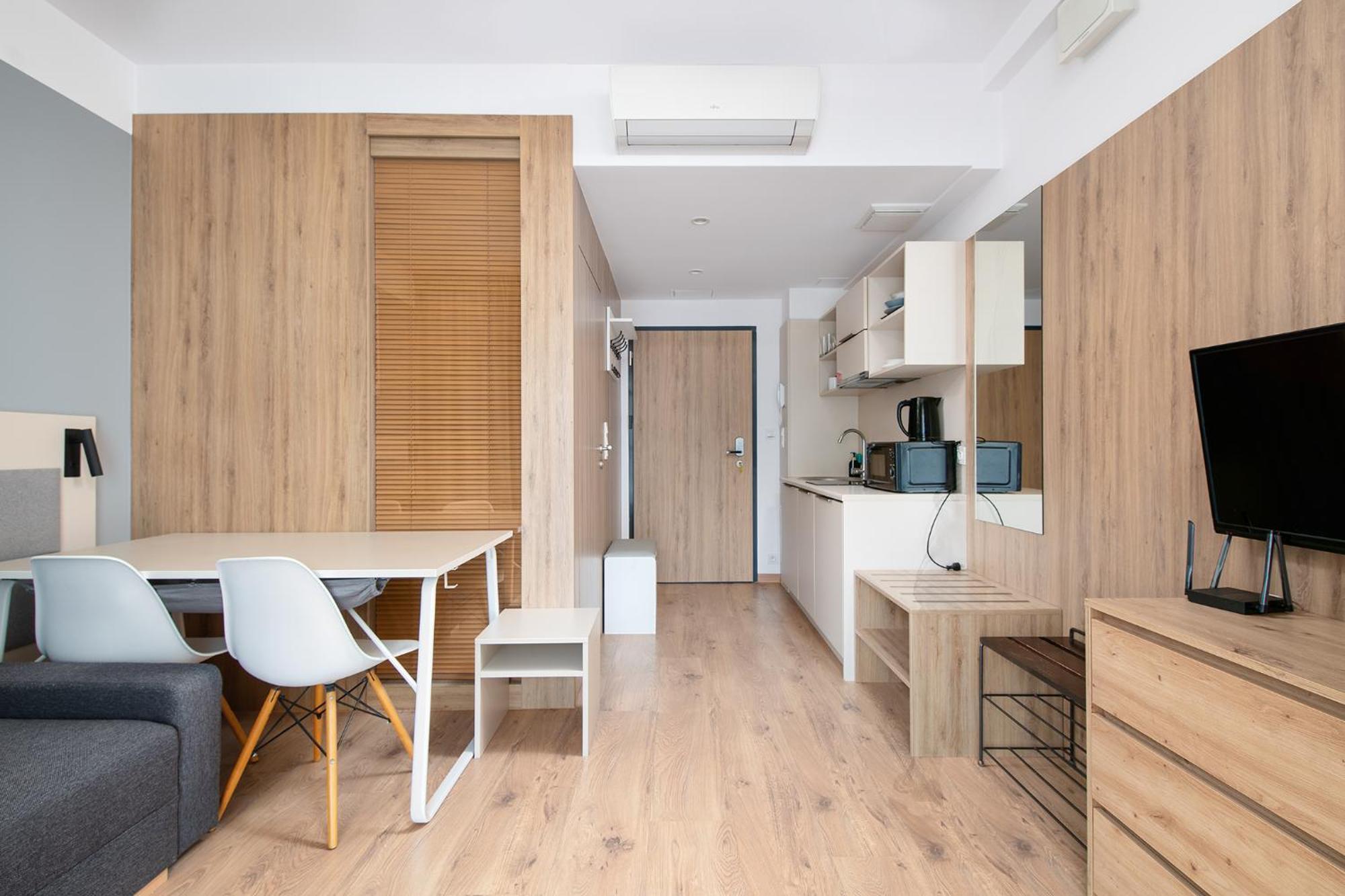 Rentplanet - Apartamenty Wolska Warsaw Exterior photo
